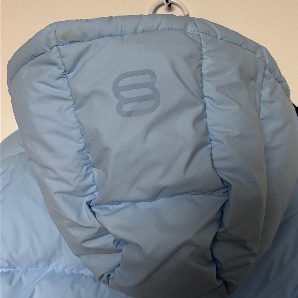 Aritzia Super Puff Light Blue Shorty Jacket, light marks on pocket & hood - Picture 9 of 10
